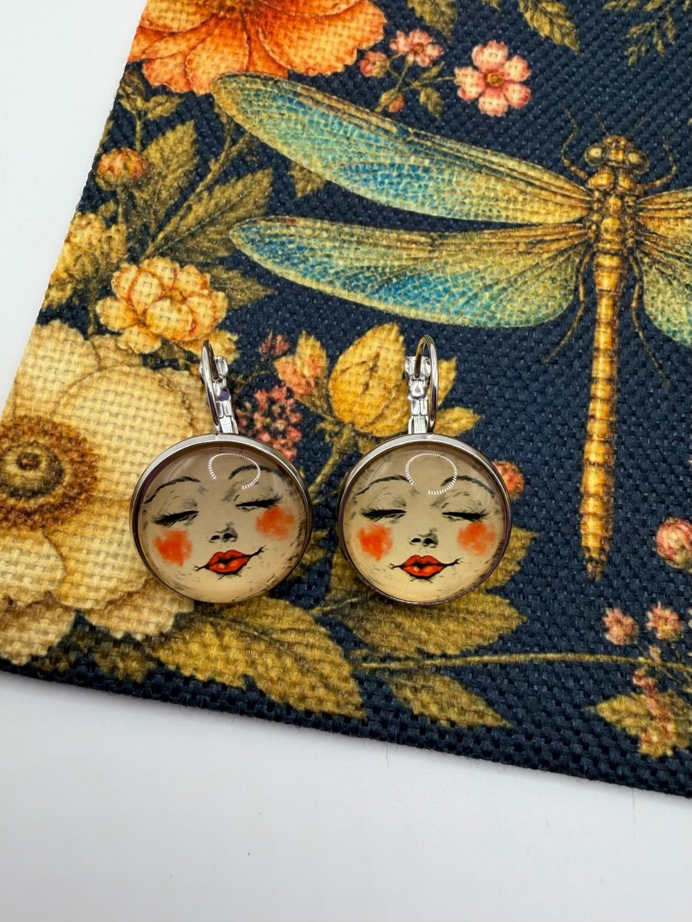Vintage Moon Face Drop Earrings - Silver Tone - Beige & Coral w/Zip Pouch